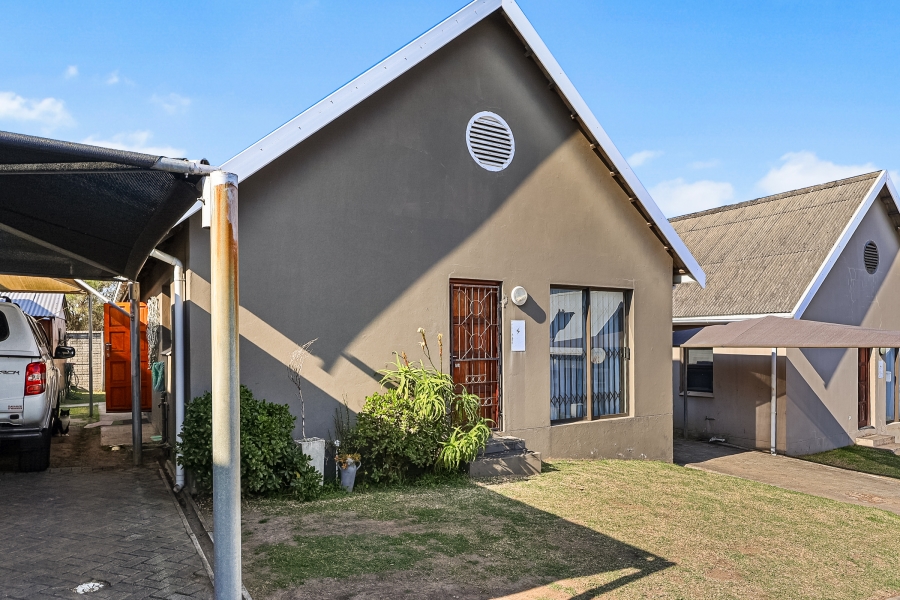 2 Bedroom Property for Sale in Sunnyridge Eastern Cape